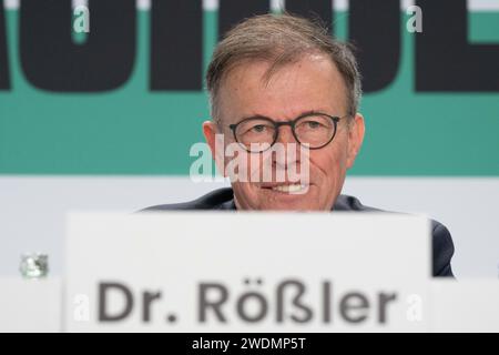 Dresden, Deutschland. Januar 2024. Matthias Rößler (CDU), Präsident des sächsischen Landtags, nimmt an der Versammlung der Landesvertreterinnen und -Vertreter der CDU Sachsen im Internationalen Kongresszentrum Dresden Teil. Quelle: Sebastian Kahnert/dpa/Alamy Live News Stockfoto