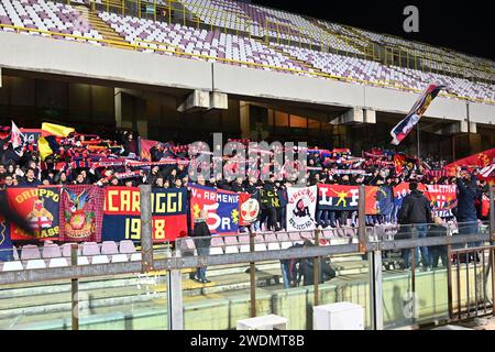 Salerno, Italien. Januar 2024. Genua-Fans während des Spiels der Serie A zwischen US Salernitana 1919 gegen Genua CFC im Arechi Stadium Credit: Independent Photo Agency/Alamy Live News Stockfoto