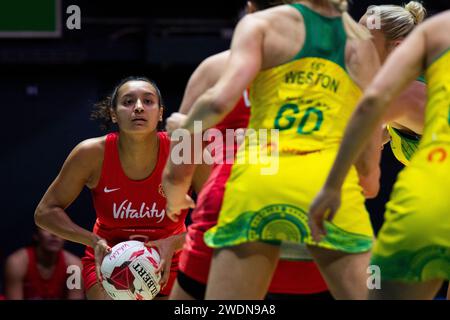 London, Großbritannien. Januar 2024. Imogen Allison (WD, C England) im Spiel des Vitality Netball Nations Cup zwischen Vitality Roses (England) und Diamonds (Australien) in London, England. (Pedro Porru/SPP) Credit: SPP Sport Press Photo. /Alamy Live News Stockfoto