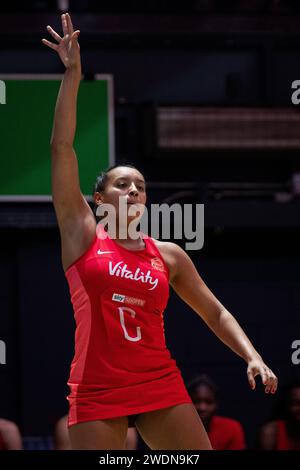 London, Großbritannien. Januar 2024. Imogen Allison (WD, C England) im Spiel des Vitality Netball Nations Cup zwischen Vitality Roses (England) und Diamonds (Australien) in London, England. (Pedro Porru/SPP) Credit: SPP Sport Press Photo. /Alamy Live News Stockfoto