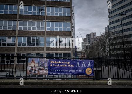 London, Großbritannien. Januar 2024. Die Michaela Community School ist eine gemischte, kostenlose Sekundarschule in Wembley, Greater London, England. Sie wurde im September 2014 mit Katharine Birbalsingh als Direktorin und Suella Braverman als erster Gouverneursvorsitzender gegründet. Sie wurde als die „strengste Schule Großbritanniens“ bezeichnet und erreichte unter der ersten Schülerkohorte des Landes eine der besten GCSE-Ergebnisse. In den Jahren 2022 und 2023 war die Wertschöpfung an der GCSE die höchste aller Schulen in England. Guy Corbishley/Alamy Live News Stockfoto