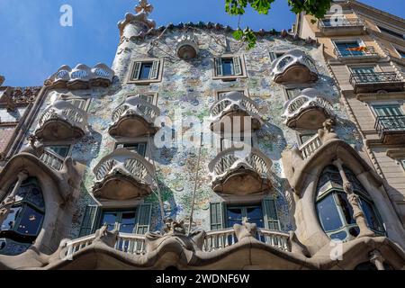 Casa Batlló ein berühmtes Gebäude in Barcelona, das von Antoni Gaudi entworfen und 1877 erbaut wurde. Stockfoto