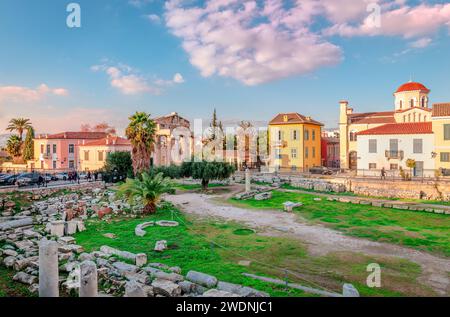 Die Ruinen der römischen Agora von Norden aus gesehen. Der Standort befindet sich. Nördlich der Akropolis von Athen, in Griechenland. Stockfoto