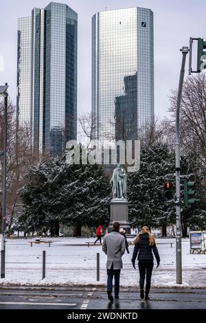 Winter in der Stadt, Gebäude der Deutschen Bank, Park Taunusanlage, Schiller Denkmal, Frankfurt am Main, Hessen, Deutschland Winter in Frankfurt *** Winter in der Stadt, Deutsche Bank Gebäude, Taunusanlage Park, Schiller Denkmal, Frankfurt am Main, Hessen, Deutschland Winter in Frankfurt Stockfoto