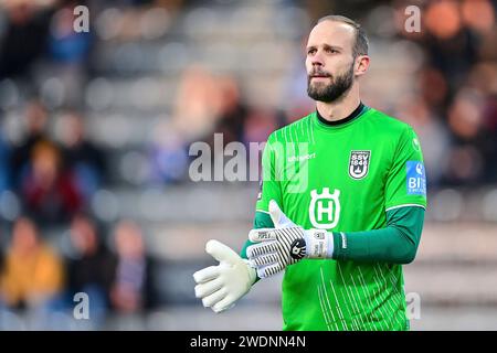 Aalen, Deutschland. Januar 2024. Christian Ortag (Torwart, Ulm, 39) Einzelbild, Aktion, Aktion, 21.01.2024, Aalen (Deutschland), Fussball, 3. LIGA, SSV ULM 1846 FUSSBALL- SPVGG UNTERHACHING, DFB/DFL-VORSCHRIFTEN VERBIETEN DIE VERWENDUNG VON FOTOGRAFIEN ALS BILDSEQUENZEN UND/ODER QUASI-VIDEO. Quelle: dpa/Alamy Live News Stockfoto