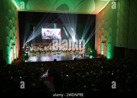 Ein großes Solidaritätskonzert mit dem Titel „Frieden für Palästina“ findet am 20. Januar 2024 in der Algier Opera in Algier, Algerien, statt. "Frieden für Palästina" vermittelt eine Friedensbotschaft aus den kulturellen und künstlerischen Veranstaltungen Algeriens, in der die Sympathie des algerischen Volkes und der algerischen Regierung für die Palästinenser betont wird. (Foto von Billel Bensalem/APP) (Foto von APP/NurPhoto)0 Credit: NurPhoto SRL/Alamy Live News Stockfoto