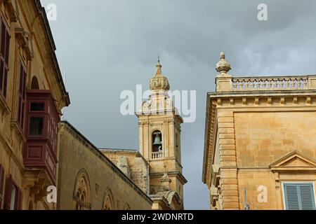 Glockenturm der Karmeliterkirche in Mdina auf Malta Stockfoto