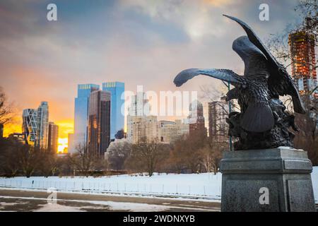 Winterblick auf die Upper West Side Stadtgebäude bei Sonnenuntergang vom Central Park Niemand Stockfoto