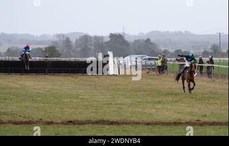 Oscar Montel und James King gewinnen die CKD Lord Ashton of Hyde’s Cup Mens Open beim Heythrop P2P in Cocklebarrow. Credit JTW equine Images / Alamy. Stockfoto