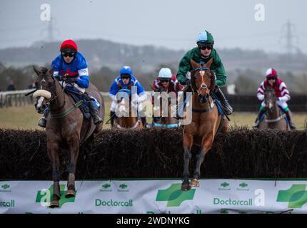 Oscar Montel und James King gewinnen die CKD Lord Ashton of Hyde’s Cup Mens Open beim Heythrop P2P in Cocklebarrow. Credit JTW equine Images / Alamy. Stockfoto