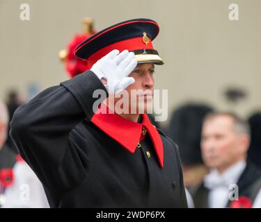 Der Prinz von Wales nimmt an der Gedenkfeier am Sonntag im Cenotaph in Whitehall Teil. November 2023 Stockfoto