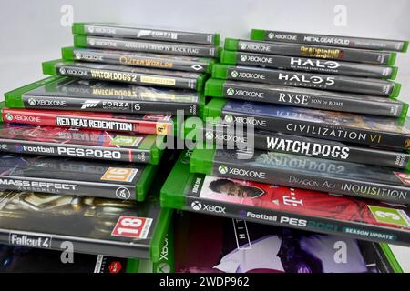 Auswahl an Computerspielen für Xbox One – Wales, Großbritannien – 21. Januar 2024 Stockfoto