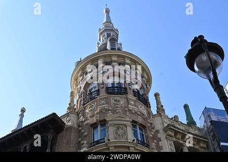 Casa de Allende Gebäude in Plaza de Canalejas – Madrid, Spanien – 25. Mai 2023 Stockfoto