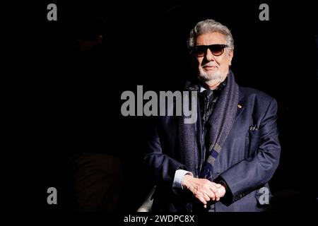 Madrid, Spanien. Januar 2024. Der spanische Tenor Placido Domingo wurde beim Spiel der La Liga 2023/24 zwischen Real Madrid und Almeria im Santiago Bernabeu Stadion gesehen. Endergebnis Real Madrid 3:2 Almeria (Foto: Guillermo Martinez/SOPA Images/SIPA USA) Credit: SIPA USA/Alamy Live News Stockfoto