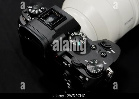 HCMC, VN - Januar 2024. Alpha A9 Spiegellose Kamera von Sony Stockfoto