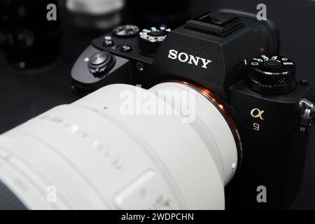 HCMC, VN - Januar 2024. Alpha A9 Spiegellose Kamera von Sony Stockfoto