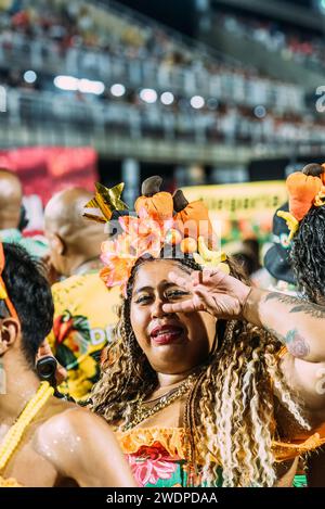 Proben im Rio de Janeiro Sambodromo der Samba School Mocidade vor dem Karneval im Februar 2024 mit einem Titellied über die berühmte Caju Frucht Stockfoto