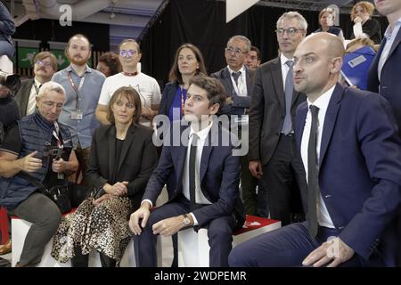 Paris, Frankreich, 16. November 2023. Gabriel Attal, Minister für Bildung und Jugend, und Jean-Noel Barrot nehmen an der Educ@Tech Expo in Paris Teil Stockfoto