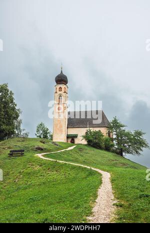 Chiesa di San Costantino in Südtirol Italien Stockfoto