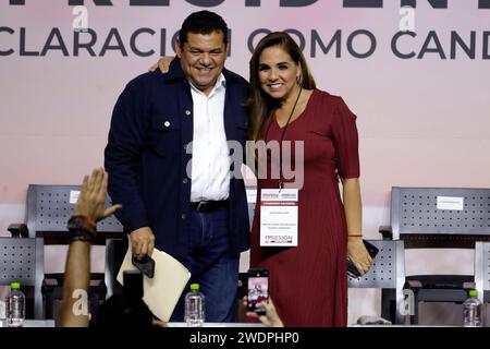 Mexiko-Stadt, Mexiko. Januar 2024. Javier May, virtueller Kandidat für die Regierung des Bundesstaates Tabasco und Gouverneur des Bundesstaates Quintana Roo, Maria Elena Lezama im Nationalrat der Partei der nationalen Regenerationsbewegung, im WTC Convention Center in Mexiko-Stadt. Am 21. Januar 2024 in Mexiko-Stadt, Mexiko (Credit Image: © Luis Barron/eyepix via ZUMA Press Wire) NUR REDAKTIONELLE VERWENDUNG! Nicht für kommerzielle ZWECKE! Stockfoto