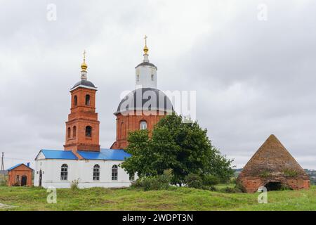 St. Michael der Erzengel Kirche wurde 1755 auf dem Territorium der Festung Saburovo in Russland, Oryol, Saburovo Dorf erbaut Stockfoto