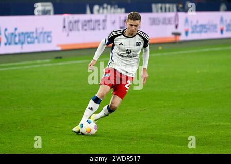 Gelsenkirchen, Deutschland. Januar 2024. Fussball; Spieltag 18; 2. Bundesliga; Saison 2023/2024; FC Schalke 04 gegen Hamburger SV am 20.01.2024 in Gelsenkirchen. UBz: 22 Ignace van der Brempt, Hamburger SV. Quelle: dpa/Alamy Live News Stockfoto