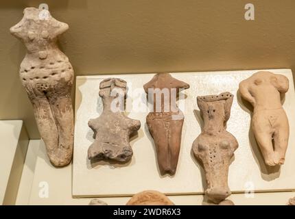 Tonfiguren, das antike Mesopotamien, die Figuren sollen in magischen Praktiken und Ritualen zur Heilung verwendet worden sein, 4000–1000 v. Chr Stockfoto