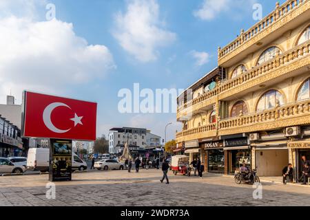 Zentraler Platz in Midyat - MİDYAT BEYAZ SARAY AVM Einkaufszentrum Midiat Türkei Stockfoto