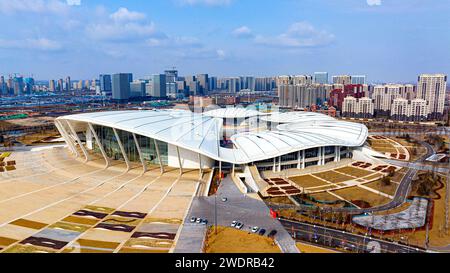 Qingdao, China. Januar 2024. Das SCO Demonstration Zone International Expo Center wird am 21. Januar 2024 in Qingdao, Provinz Shandong, China, gezeigt. (Foto: Costfoto/NurPhoto) Credit: NurPhoto SRL/Alamy Live News Stockfoto