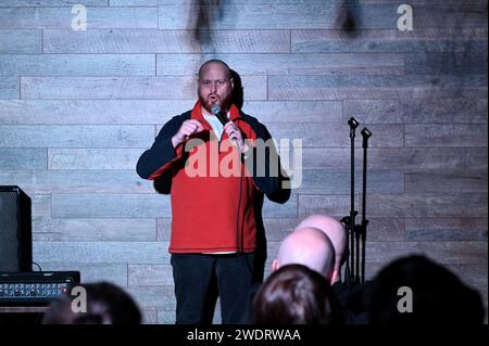 Glasgow, Schottland, Großbritannien. Januar 2024. Der schottische Comedian Ross Leslie Gig im Van Winkles Comedy Club. Quelle: Craig Brown/Alamy Live News Stockfoto