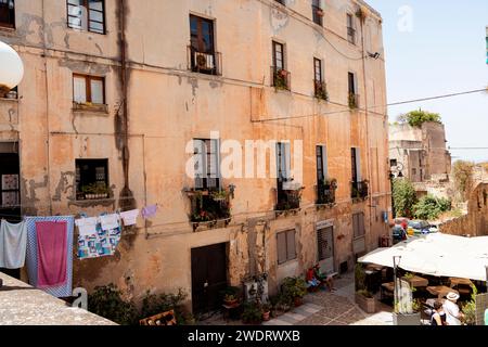 Foto in der Stadt Cagliari, Italien, mit Denkmälern und Bildern des historischen Stadtzentrums Stockfoto