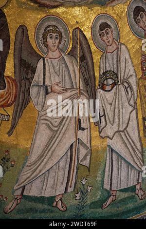 Mosaik von Engeln, Euphrasische Basilika aus dem 6. Jahrhundert, UNESCO-Weltkulturerbe, Porec, Kroatien, Europa Stockfoto