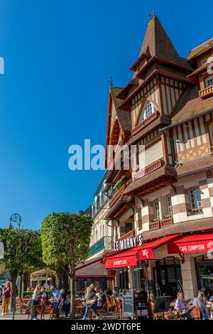 Restaurant in Deauville, Deauville, Normandie, Frankreich, Europa Stockfoto