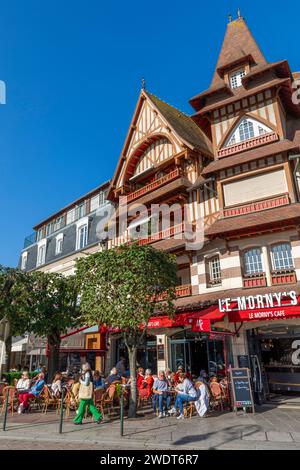 Restaurant in Deauville, Deauville, Normandie, Frankreich, Europa Stockfoto