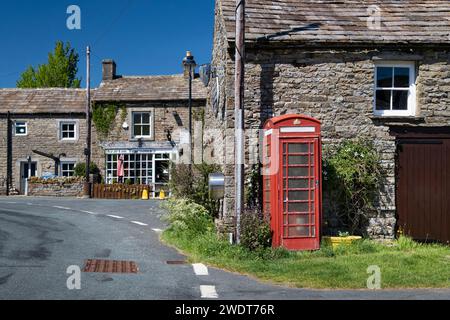 Das wunderschöne Dorf Thwaite, Swaledale, Yorkshire Dales National Park, Yorkshire, England, Großbritannien, Europa Stockfoto