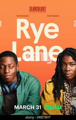 Rye Lane (2023) von Raine Allen-Miller mit David Jonsson, Vivian Oparah und Poppy Allen-Quarmby. Zwei Jugendliche, die von schlechten Trennungen heimgesucht werden, verbinden sich an einem ereignisreichen Tag im Süden Londons. US-Poster mit einem Blatt ***NUR FÜR REDAKTIONELLE ZWECKE***. Kredit: BFA/Hulu Stockfoto