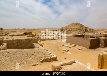 Ägypten, Sakkara, Unas-Pyramide, vom Djoser-Pyramidenkomplex aus gesehen. Stockfoto