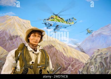 Beispiel eines typischen modernen kasachischen Soldaten in alltäglicher Uniform, Ermüdung. Im Militärhistorischen Museum des Verteidigungsministeriums von Kasachisch Stockfoto