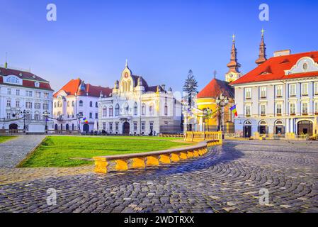 Timisoara, Rumänien. Der Union Square, die historische rumänische Region Banat, ist die wunderschöne barocke Innenstadt, die europäische Kulturhauptstadt im Jahr 2023. Stockfoto