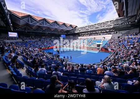 Paris, Frankreich. Januar 2024. Allgemeine Ansicht Ambiente oder Ambiente-Illustration der Margaret Court Arena während des Australian Open AO 2024 Grand Slam Tennis Turniers am 20. Januar 2024 im Melbourne Park in Australien. Quelle: Victor Joly/Alamy Live News Stockfoto