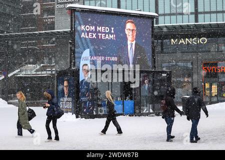 Helsinki, Finnland. Januar 2024. Pavillon des Wahlkampfes des Präsidentschaftskandidaten Alexander Stubb, entlang der Straße gesehen. Die Präsidentschaftswahlen in Finnland finden am 28. Januar 2024 statt. Der Wahlkampf der Präsidentschaftskandidaten ist in vollem Gange. Quelle: SOPA Images Limited/Alamy Live News Stockfoto