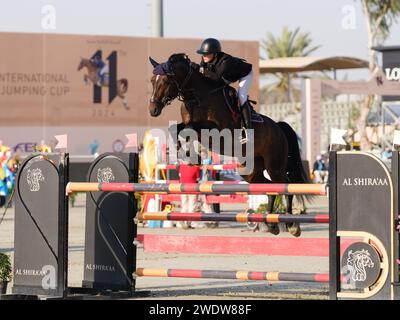 Al Maqam, Vereinigte Arabische Emirate. Januar 2024. Amelia Moscicka aus Polen mit Corleo während des CSIL2* - FBMA International Show Jumping Cup Grand Prix beim 11. FBMA International Show Jumping Cup am 21. Januar 2024, Al Ain Equestrial, Gold and Shooting Club, Vereinigte Arabische Emirate (Foto: Maxime David Credit: MXIMD Pictures/Alamy Live News) Stockfoto