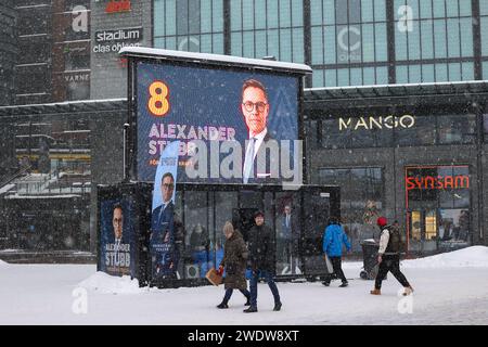 Helsinki, Finnland. Januar 2024. Pavillon des Wahlkampfes des Präsidentschaftskandidaten Alexander Stubb, entlang der Straße gesehen. Die Präsidentschaftswahlen in Finnland finden am 28. Januar 2024 statt. Der Wahlkampf der Präsidentschaftskandidaten ist in vollem Gange. (Foto: Takimoto Marina/SOPA Images/SIPA USA) Credit: SIPA USA/Alamy Live News Stockfoto