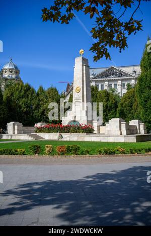 Das Sowjetische Kriegerdenkmal in Liberty Square (szabadság Ter), Budapest, Ungarn. Stockfoto