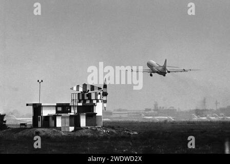- Mailand, Juli 1976, Flughafen Linate - Mailand, luglio 1976, aeroporto di Linate Stockfoto