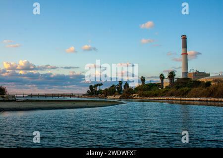 Israel, Tel Aviv, The Reading Power Station befindet sich im Nord-westlichen Teil der Stadt an der Mündung des Flusses Yarkon und wurde erbaut im Jahre 1938 durin Stockfoto