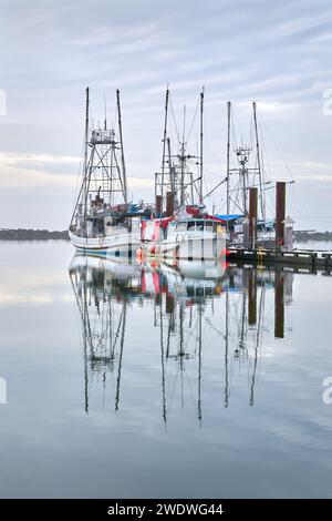 Richmond, Kanada – 20. Januar 2024. Steveston Fisherman's Wharf Richmond Mist. Fisherman’s Wharf im Hafen von Steveston, British Columbia, Kanada Stockfoto