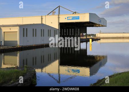 Die zugehörigen British Ports Hanger in Goole Docks, Goole Town, East Riding of Yorkshire, England. Stockfoto