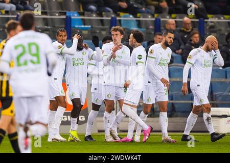 Arnheim, Niederlande. Januar 2024. Arnhem – Calvin Stengs aus Feyenoord, Lutshare Geertruida aus Feyenoord, Mats Wieffer aus Feyenoord, Quilindschy Hartman aus Feyenoord, David Hancko aus Feyenoord, Gernot Trauner aus Feyenoord während des Eredivisie-Spiels zwischen Vitesse und Feyenoord in Gelredome am 21. Januar 2024 in Arnhem, Niederlande. Credit: Box to Box Pictures/Alamy Live News Stockfoto