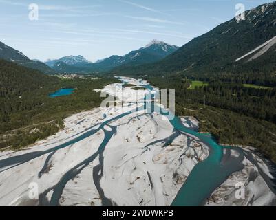 Blick über den Lech in Richtung Reutte, Tirol, Österreich Stockfoto